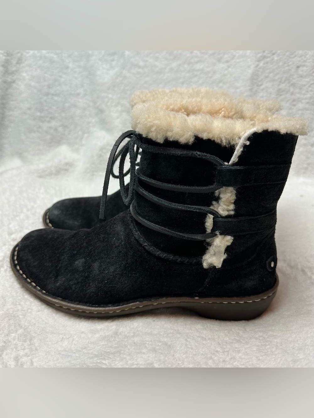UGG‎ Australia Black Shearling Suede Lace Up Ankle Winter Boots Women’s 7
